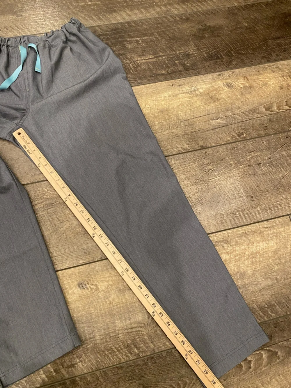 Figs Men's Threads For Threads Graphic Scrub Pant Size Large